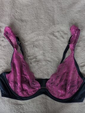 La Perla Fuchsia Lace Underwire Bra with Navy Trim